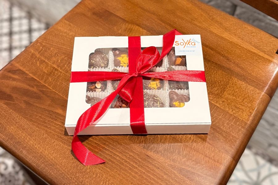 Асорті цукерок 12 штук