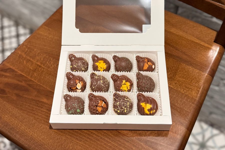 Асорті цукерок 12 штук 4 різні смаки