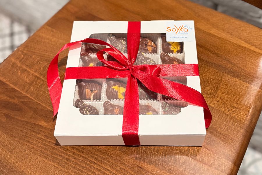 Асорті цукерок 16 штук 4 різні смаки