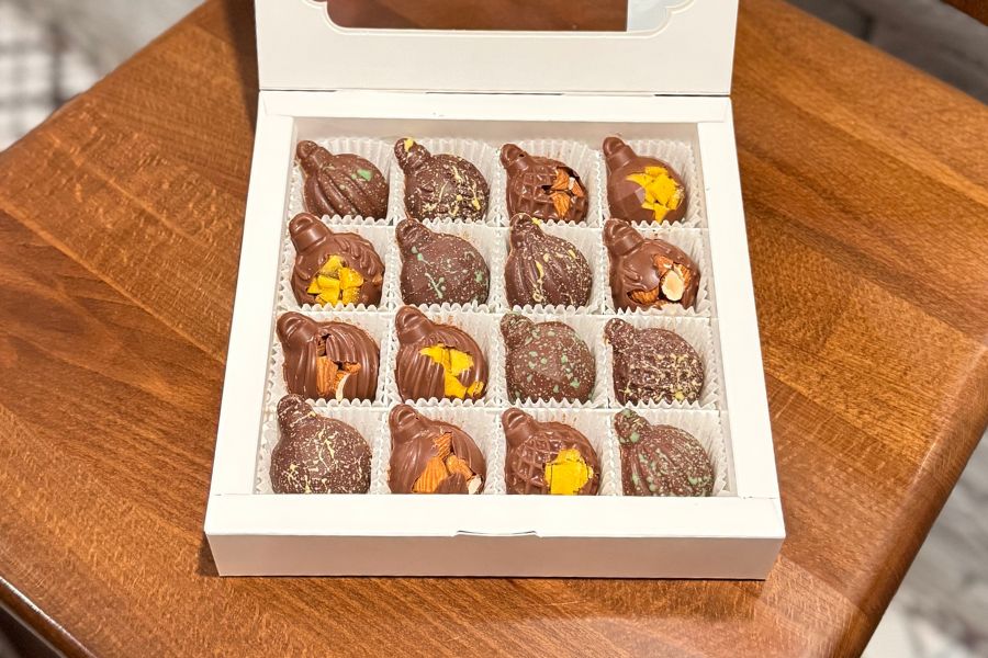 Асорті цукерок 16 штук 4 різні смаки